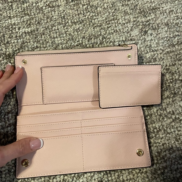 Michael Kors wallet - Picture 2 of 3